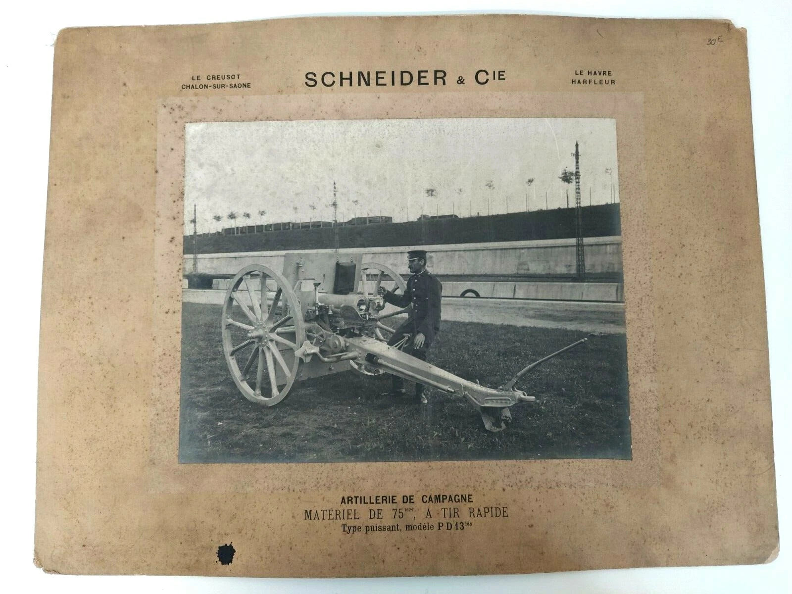 Photo publicitaire de Schneider Artillerie de campagne matériel de 75mm PD 13bis