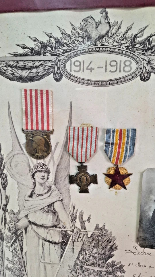 Cadre de René Leclerc du 8e Zouaves de Marche avec ses médailles